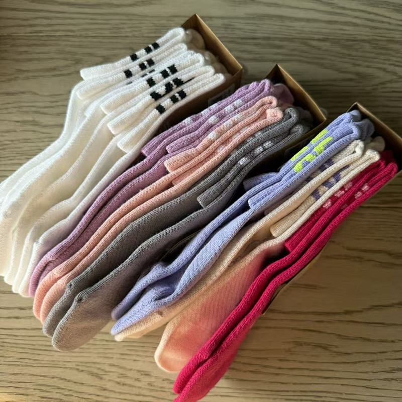 On Socks Sock 3 Pacs A Set 4