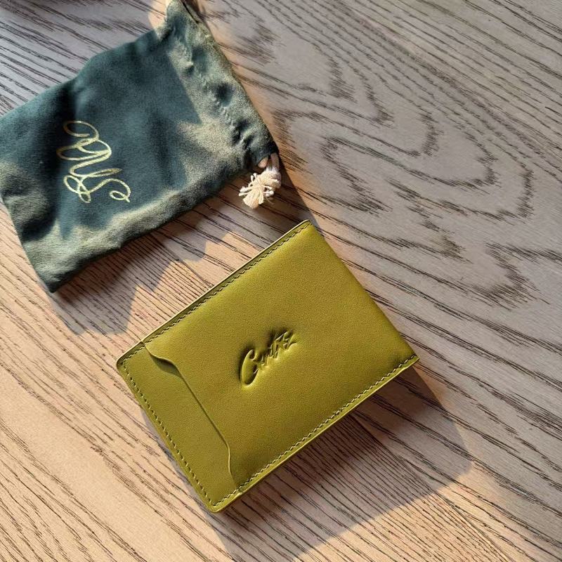 Top!crtz Island Real Quliaty Leather Card Holder . 4 5