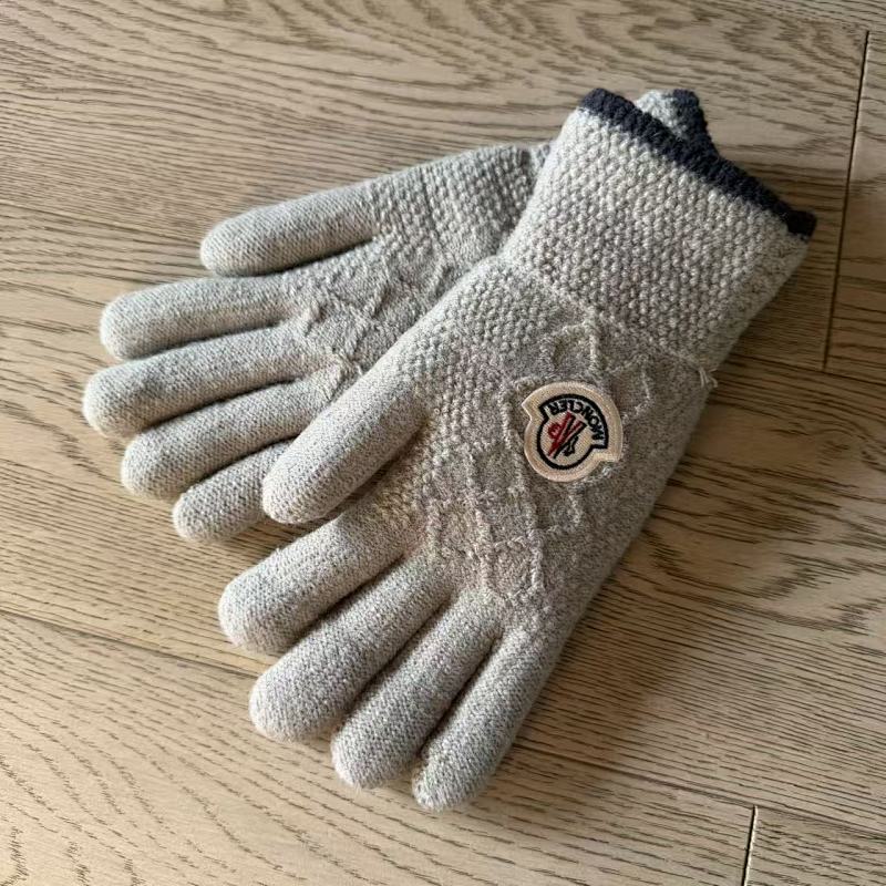 Mon Glove 4