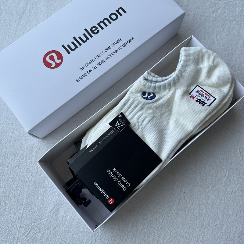 Lulu Lem*n Boat Socks 5 Pacs A Box 5