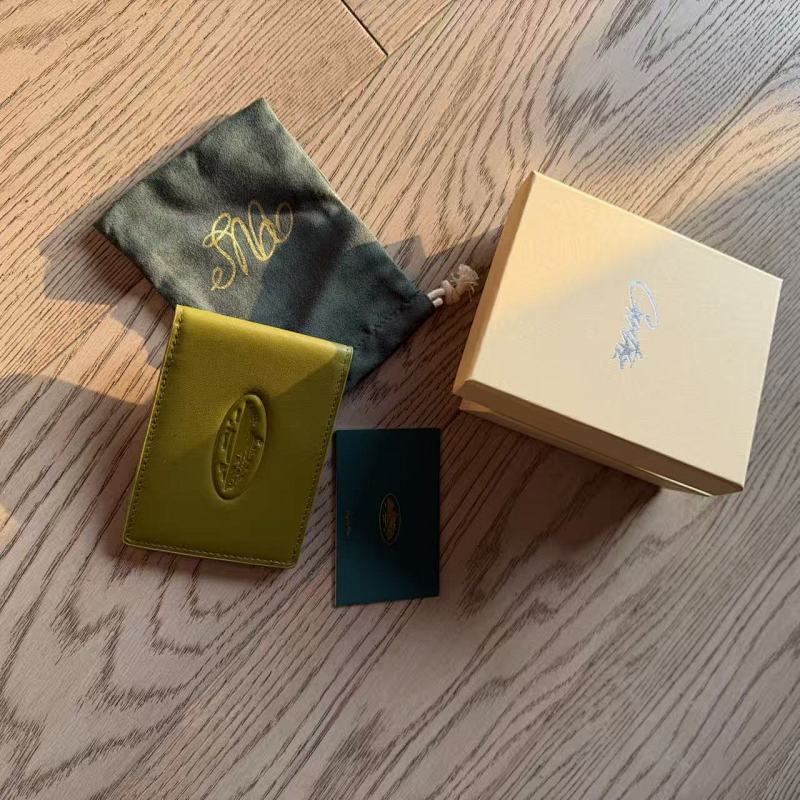 Top!crtz Island Real Quliaty Leather Card Holder . 4 8