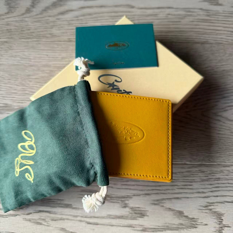 Corteiz Island Budget Version Card Holder . 4 Co 8