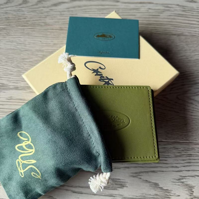 Corteiz Island Budget Version Card Holder . 4 Co 7