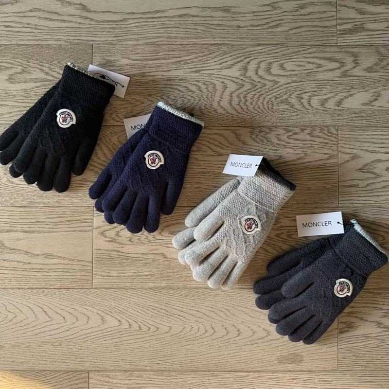 Mon Glove 8
