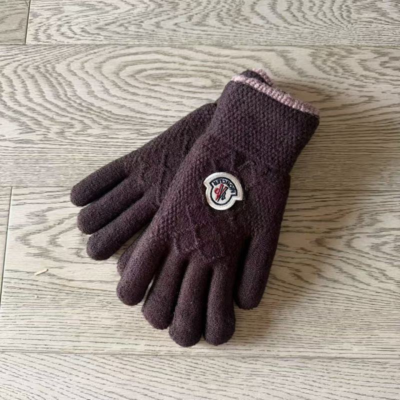 Mon Glove