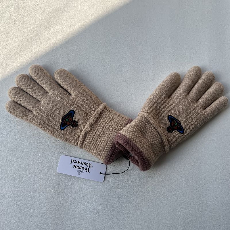 Vivienne Westood Glove 4