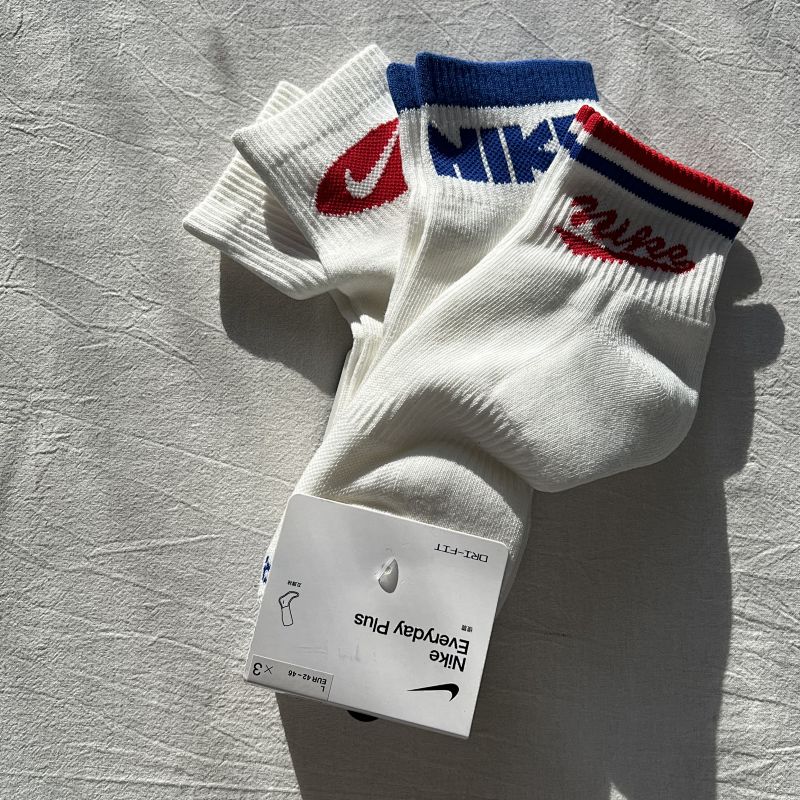 3 Pairs One Set Towel Bottom Socks 2