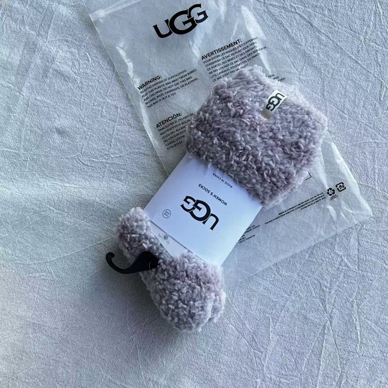 Ugg Soft Fuzzy Socks 4
