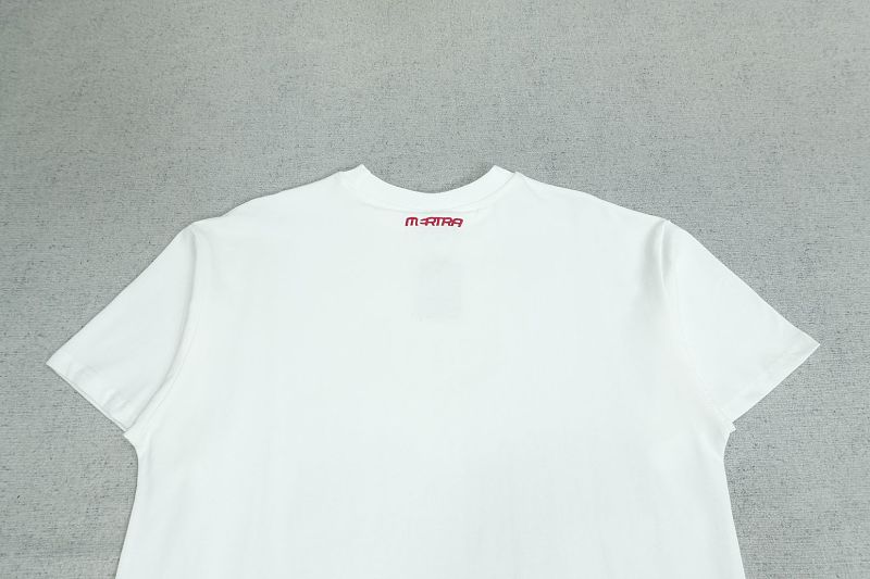 Me Tee · 3