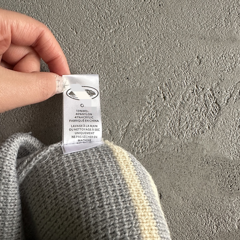 39¥ Knit Stripe Beanie -gray
