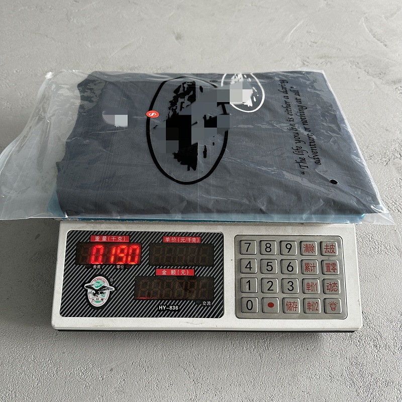 75¥ Round R-labeled Tee