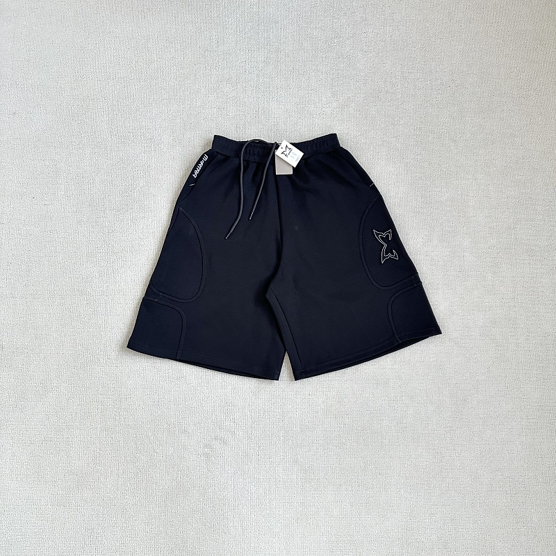 Mertra Split Panel Shorts｜Black · 4