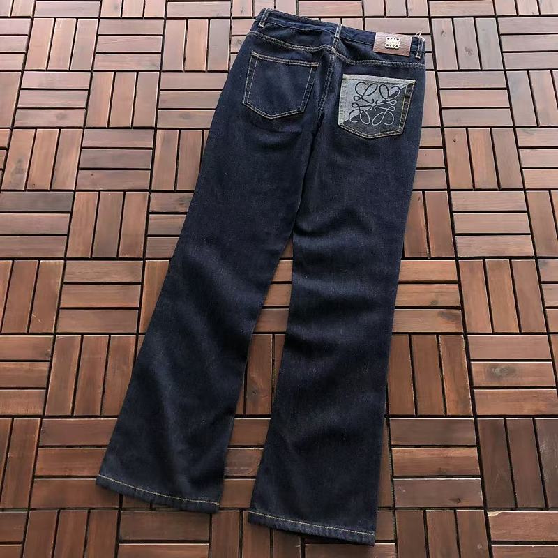 L E Jeans · 3