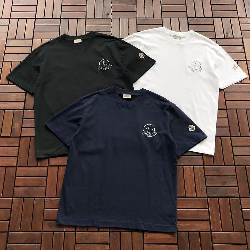 M R T-shirt · 5