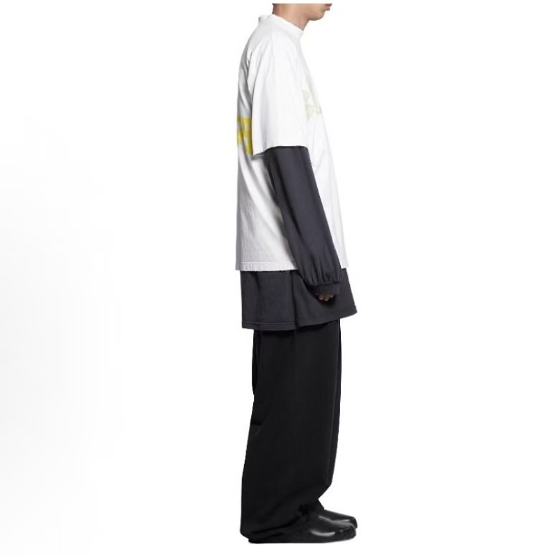 B L Ia A T-shirt · 3