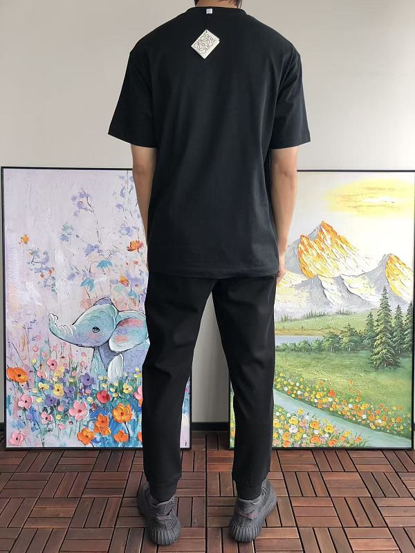 L E T-shirt · 4