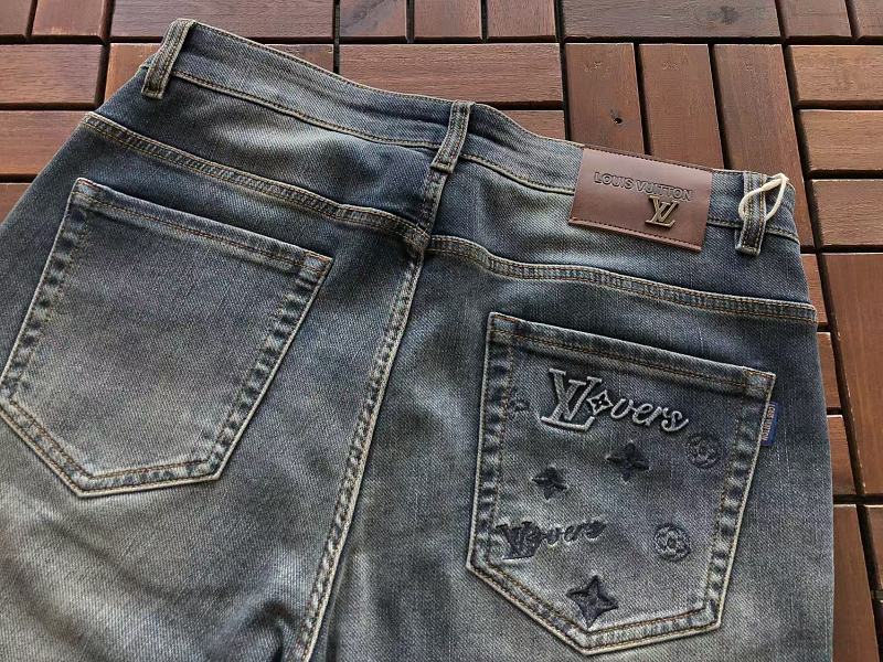 L Jeans · 6