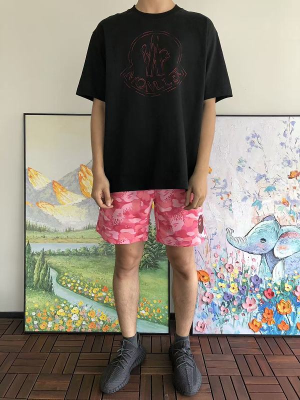 M R T-shirt · 3