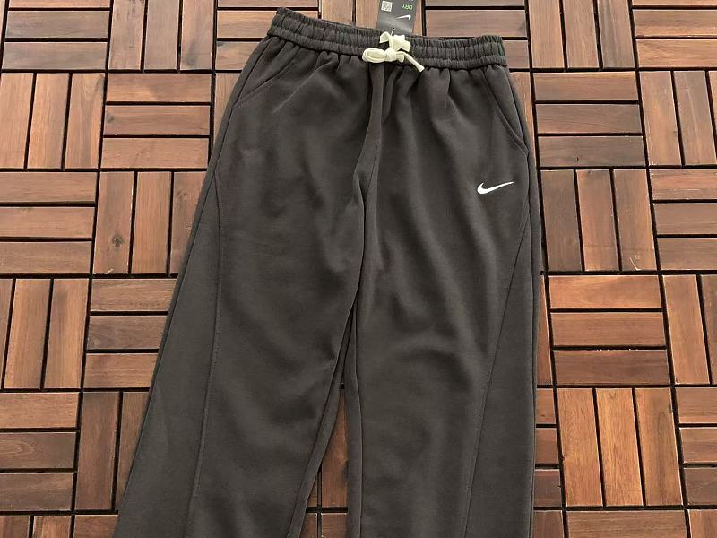 Nike Trousers 10