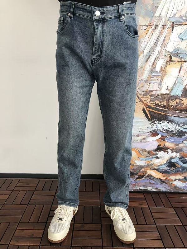 L O P A A Jeans · 3