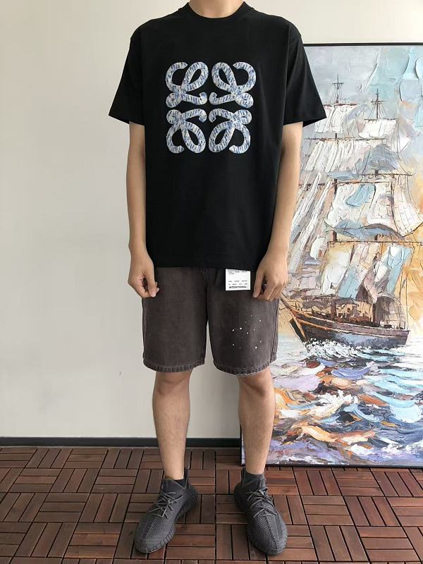 L E T-shirt · 3