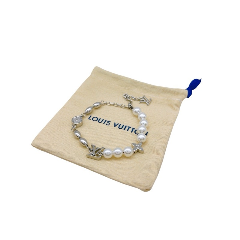 L Jewelry 3