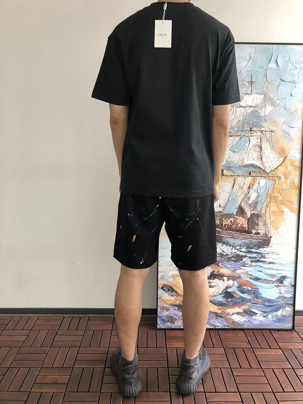 D O T-shirt · 5
