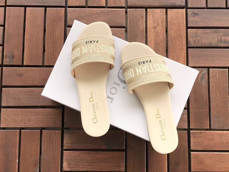 D O Slippers · 6