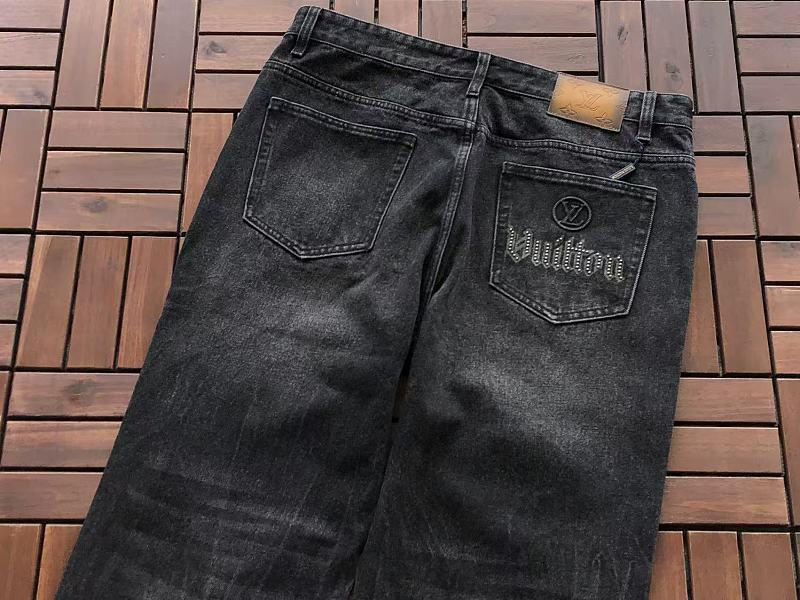 L Jeans · 5