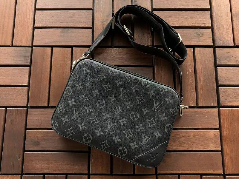 L Bag · 4