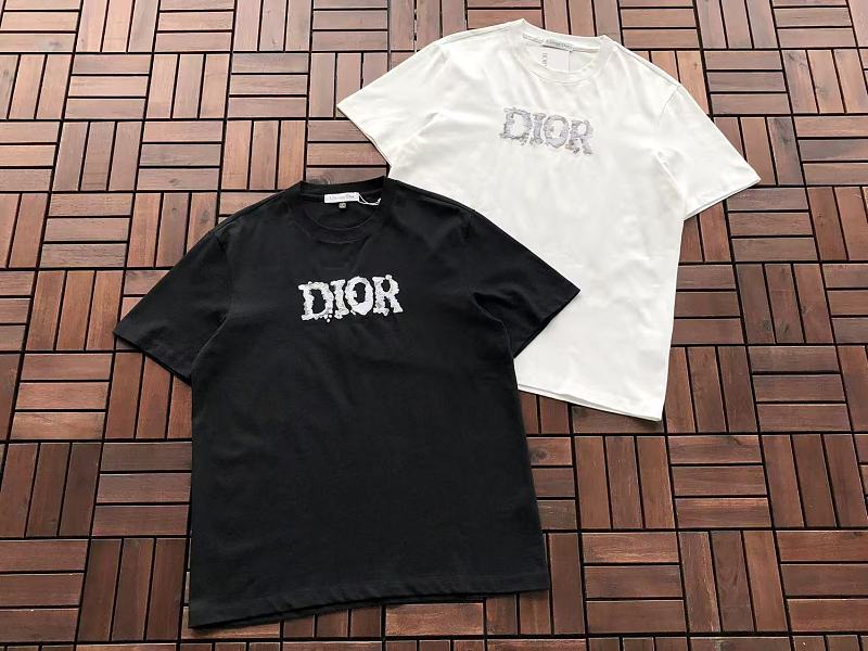 D O T-shirt · 6
