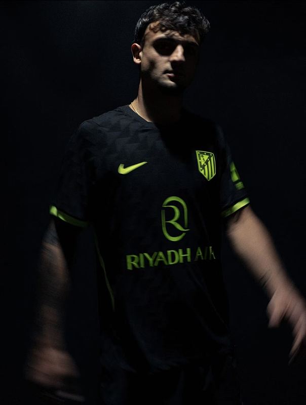 Football T-shirt · 5