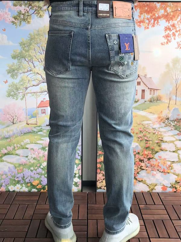 L Jeans · 3