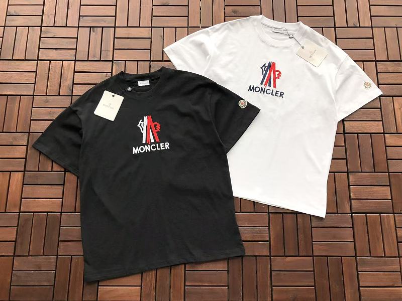 M R T-shirt · 6