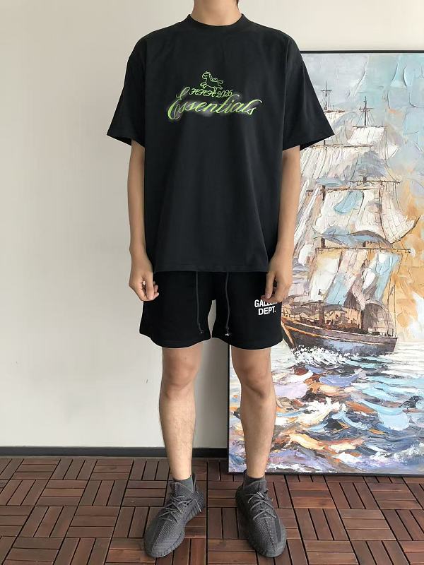 Essentials T-shirt 3