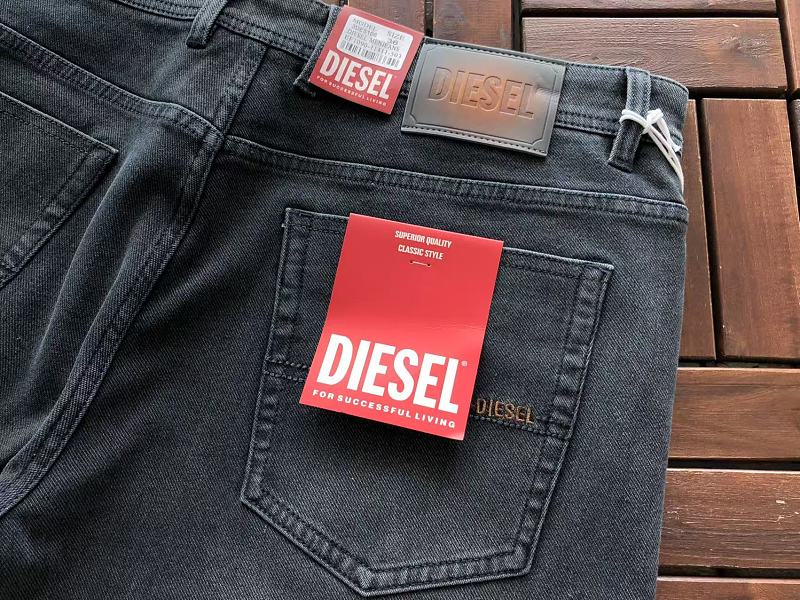 D E E Jeans · 6