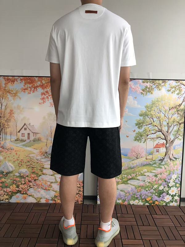 L O P A A T-shirt · 4
