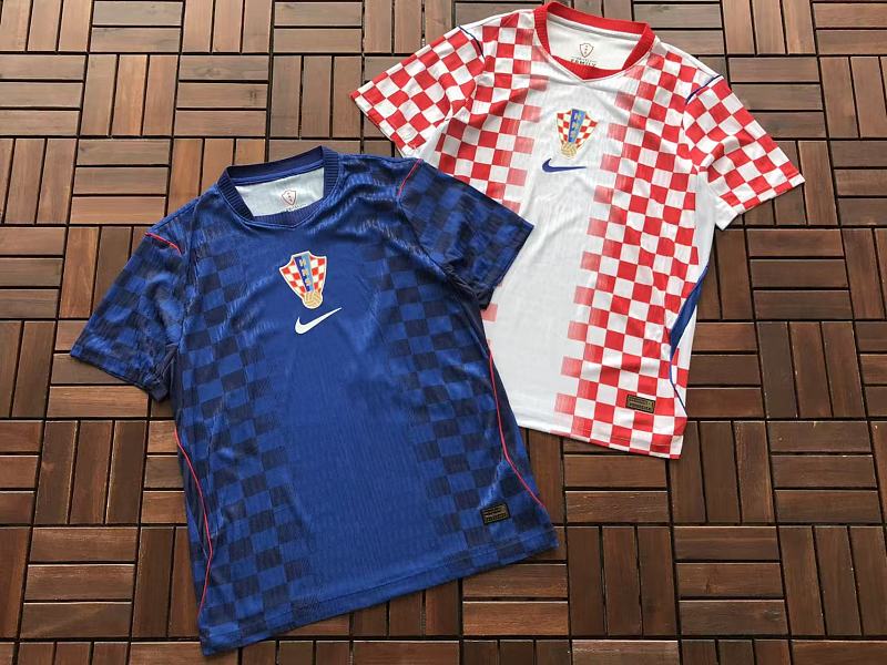Football T-shirt · 5