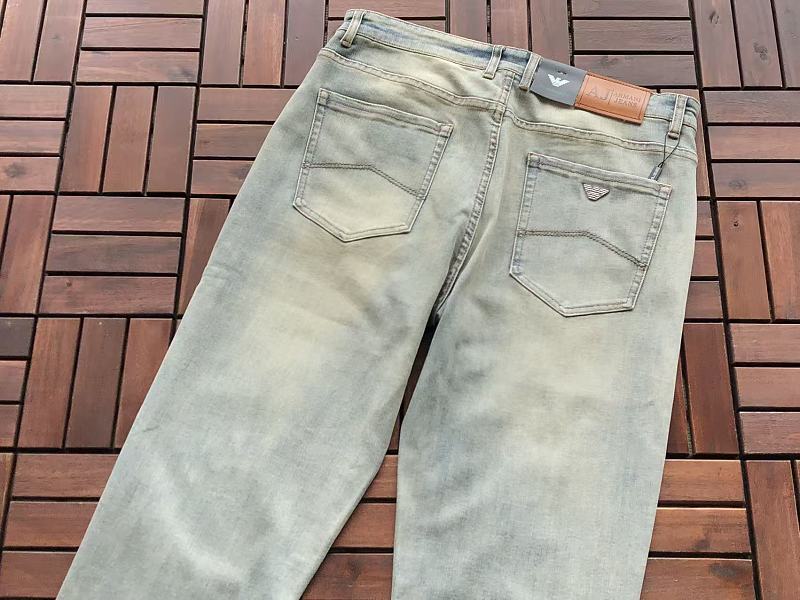 E P R A M N Jeans · 5