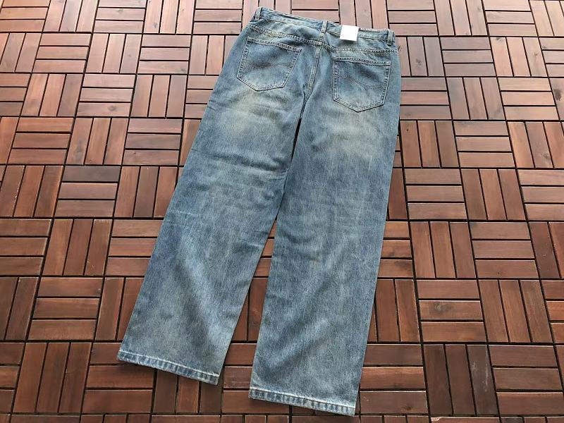 B L Ia A Jeans · 6