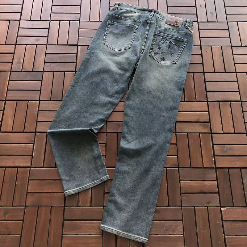L Jeans · 3