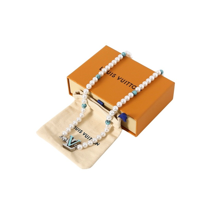 L Jewelry 2