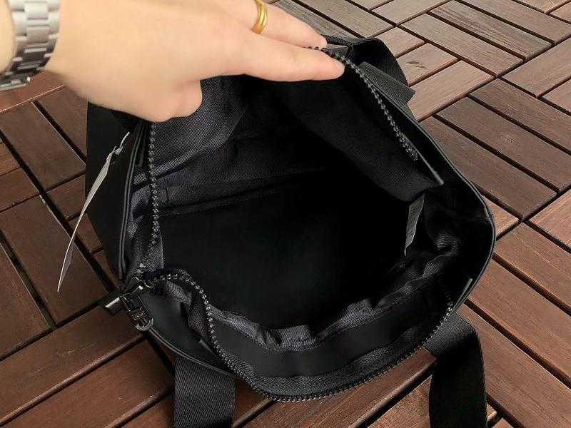 Essentials Bag 6