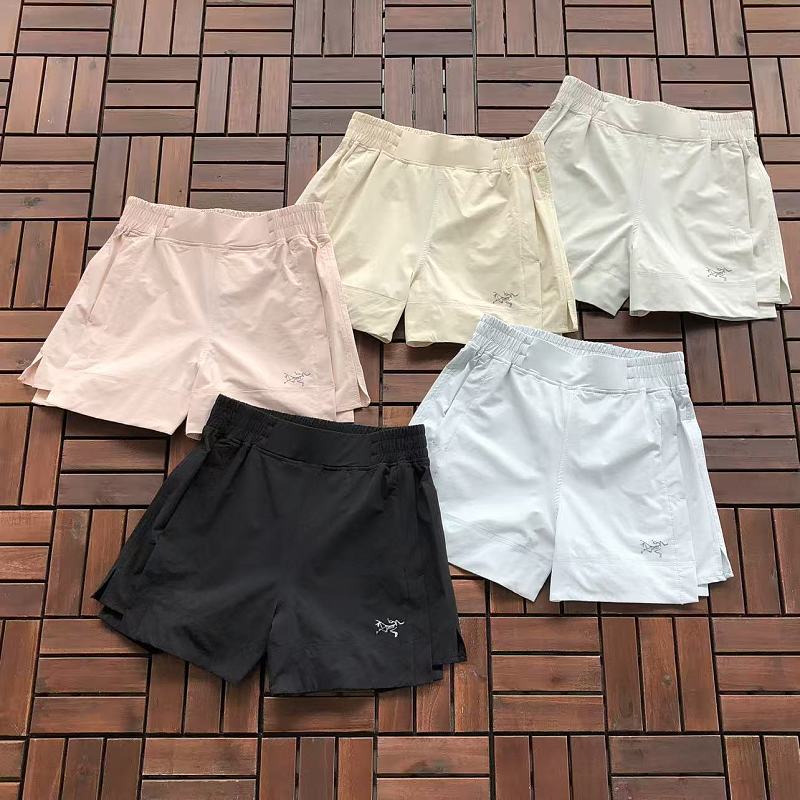 A T Yx Shorts Woman · 4