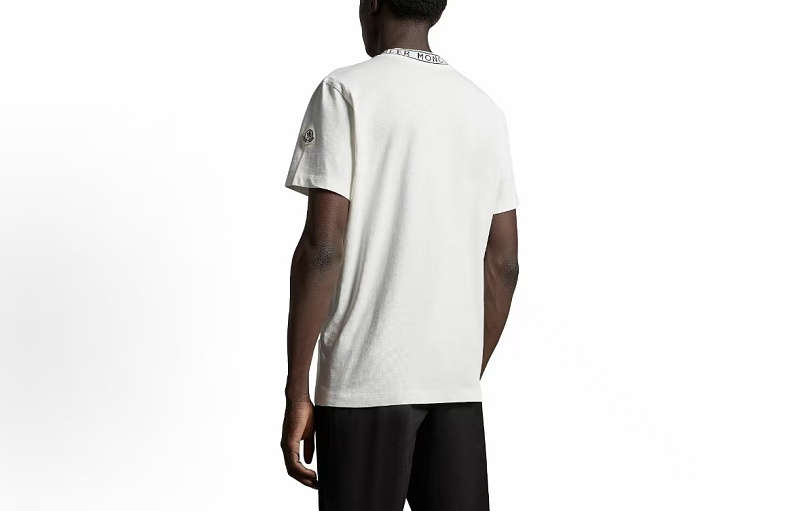 M R T-shirt · 4