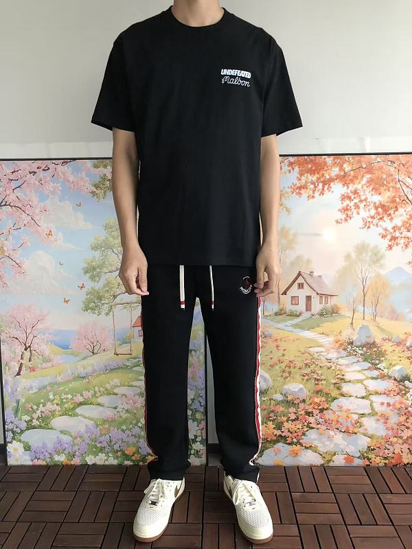 Undefeated T-shirt · 3