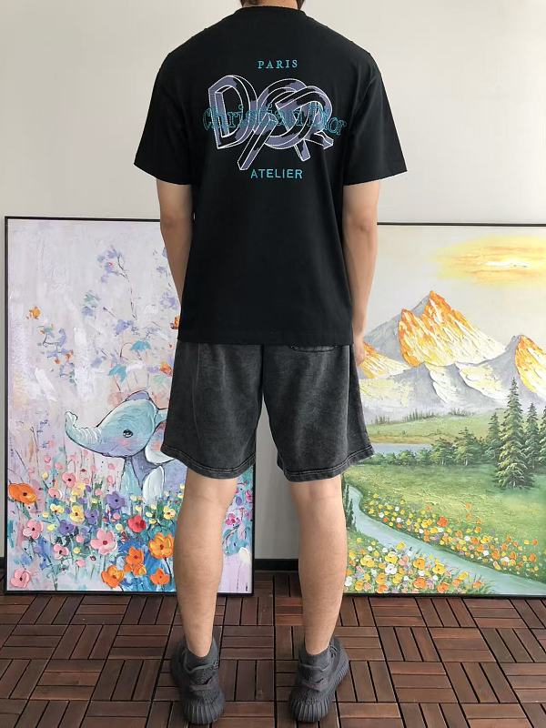D O T-shirt · 4