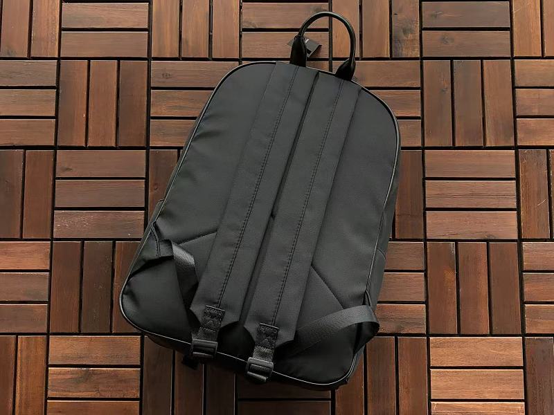 T H R Bag 10
