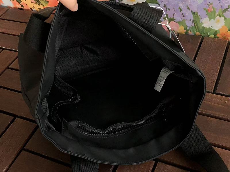 Essentials Bag · 6