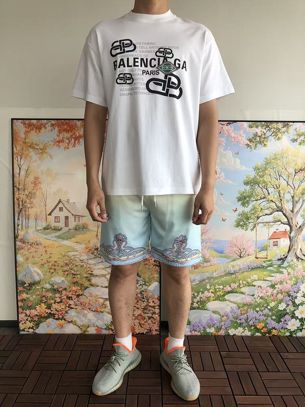 B L Ia A T-shirt · 3